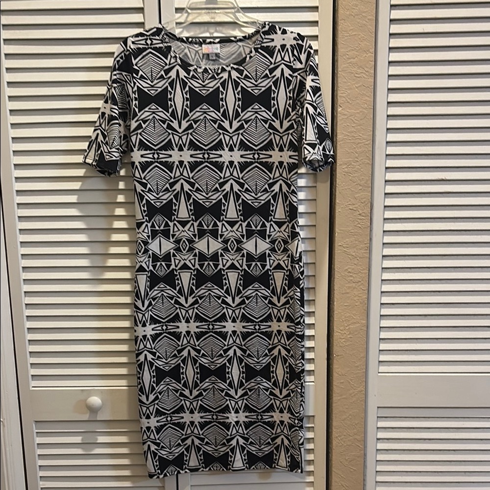 LuLaRoe Black and White Abstract Midi Dress